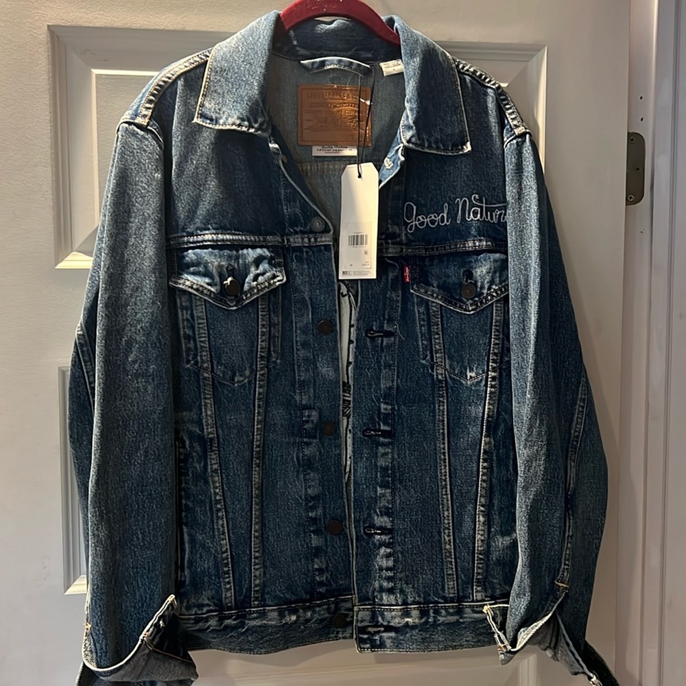 Levi’s Premium Vintage Fit Trucker Jacket - New - size medium